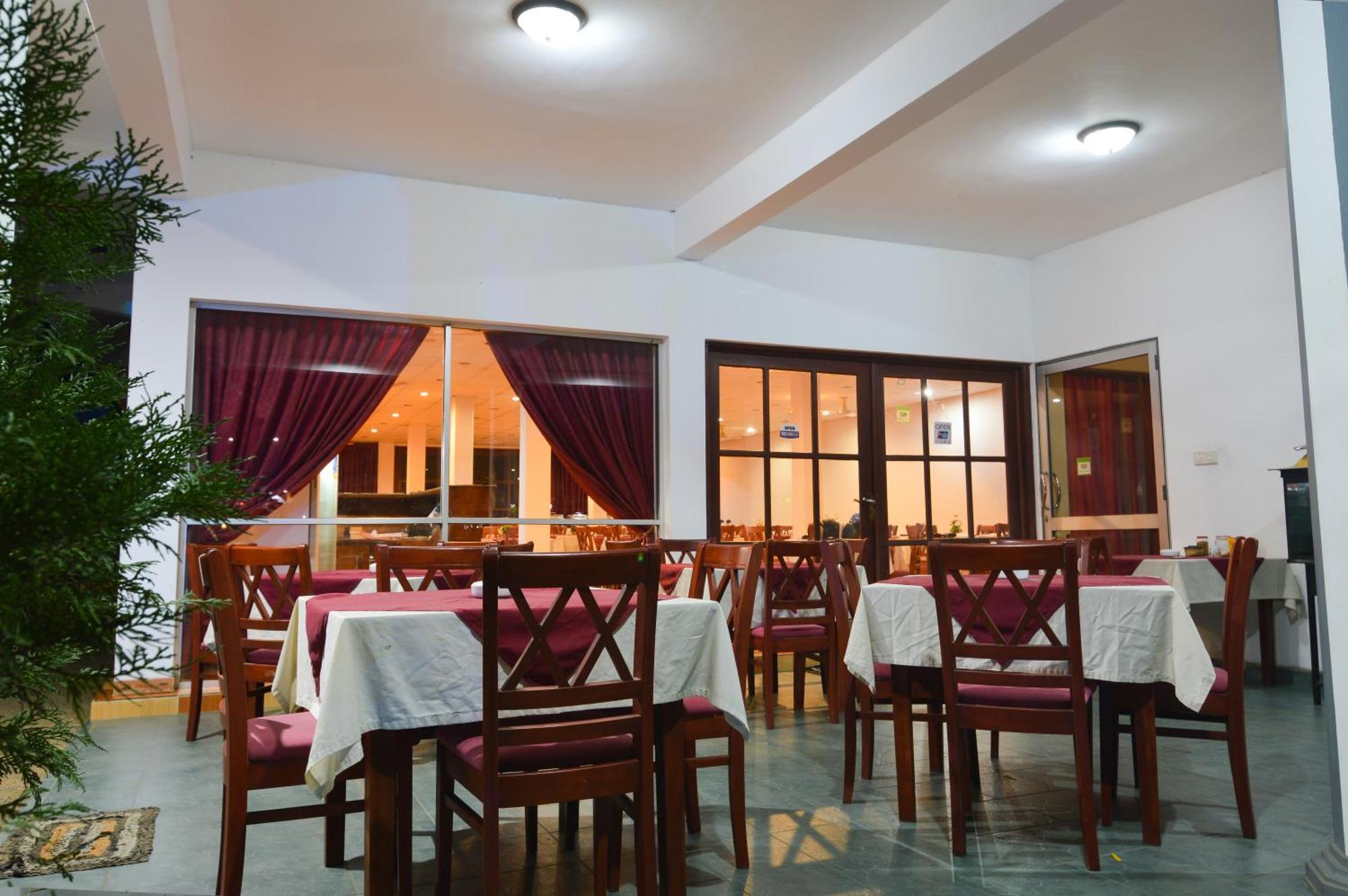 Siyanco Holiday Resort Polonnâruvâ Extérieur photo